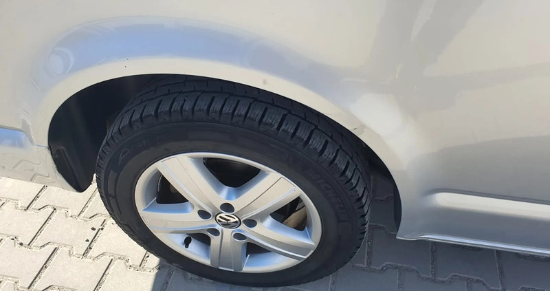 Volkswagen Caravelle cena 109900 przebieg: 250665, rok produkcji 2015 z Dębica małe 172